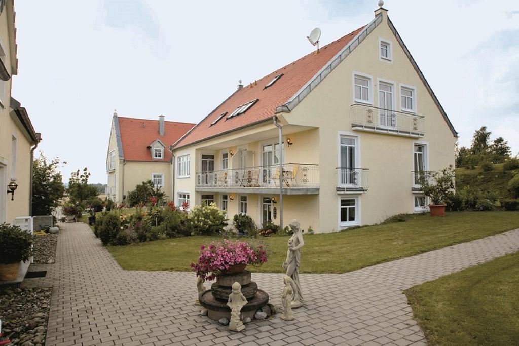 Auszeit - Ihr Sibyllenbad Gaestehaus Neualbenreuth Exteriör bild